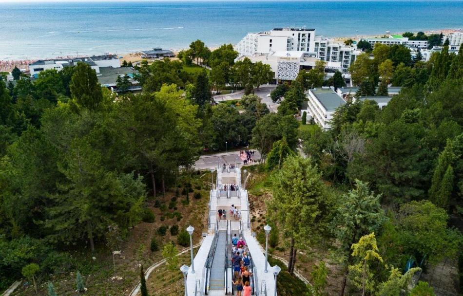 Хотел компас 3*